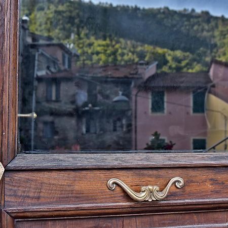 Casa Vacanze Tra I Monti E San Martino Biassa Eksteriør bilde