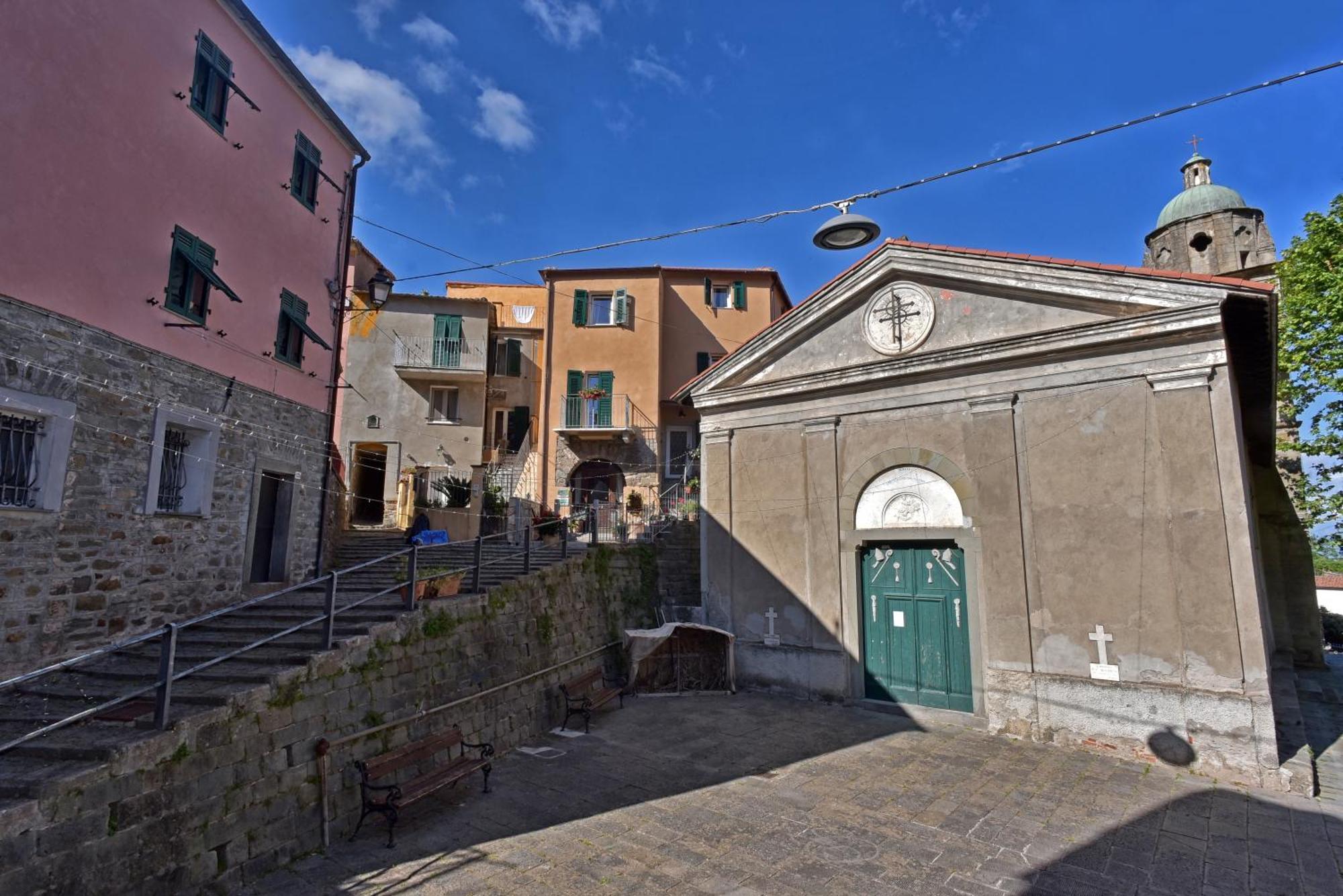 Casa Vacanze Tra I Monti E San Martino Biassa Eksteriør bilde