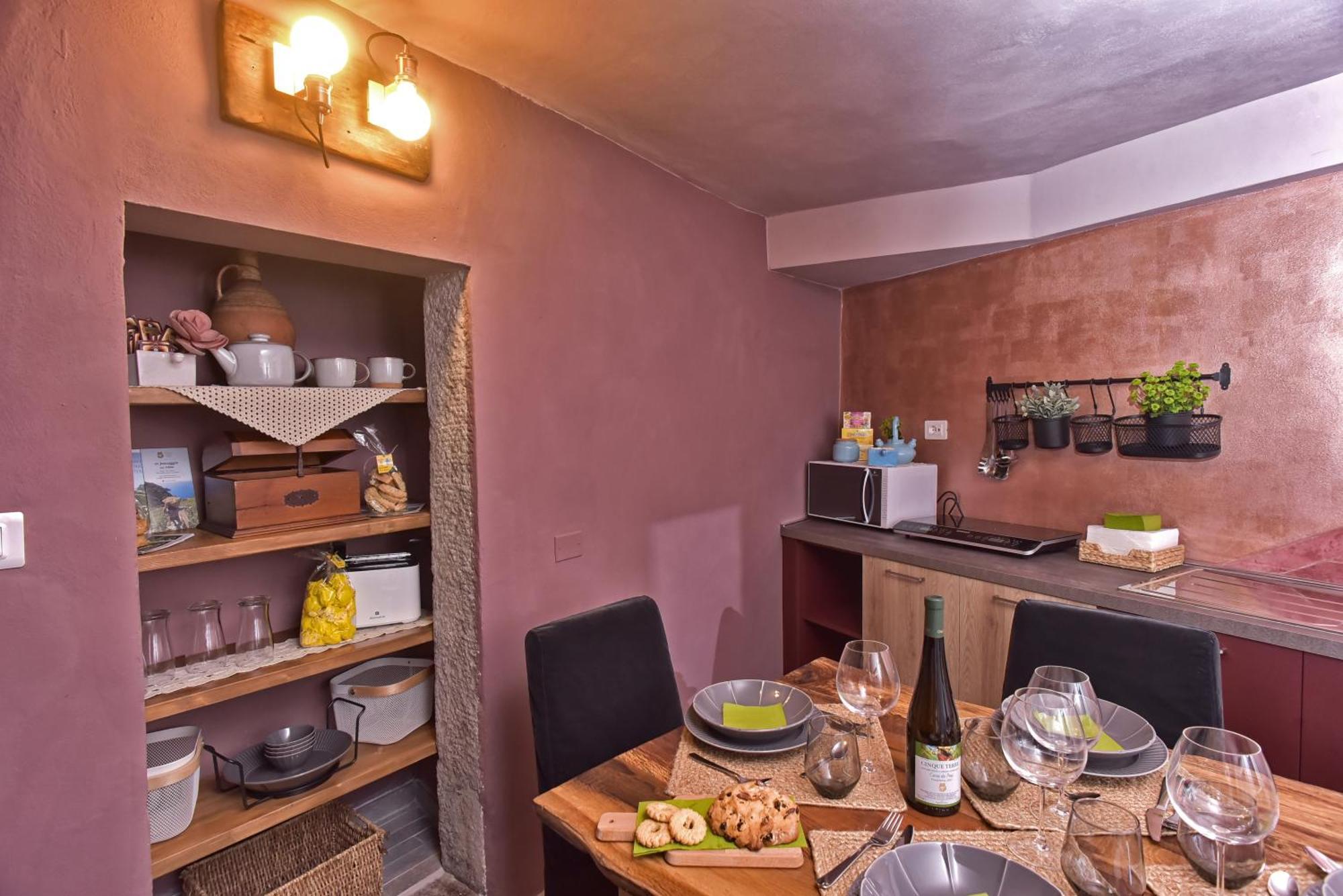 Casa Vacanze Tra I Monti E San Martino Biassa Eksteriør bilde