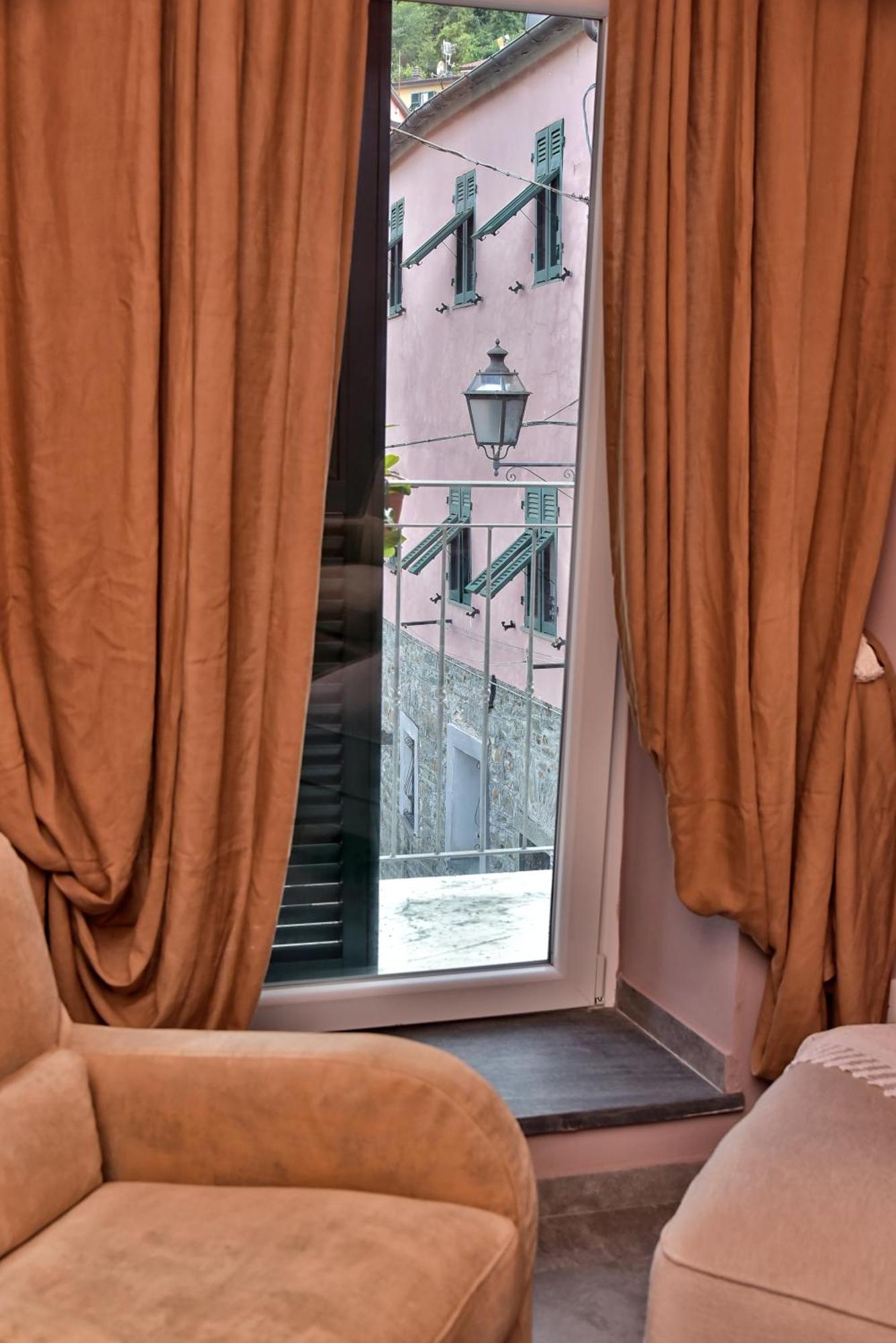 Casa Vacanze Tra I Monti E San Martino Biassa Eksteriør bilde